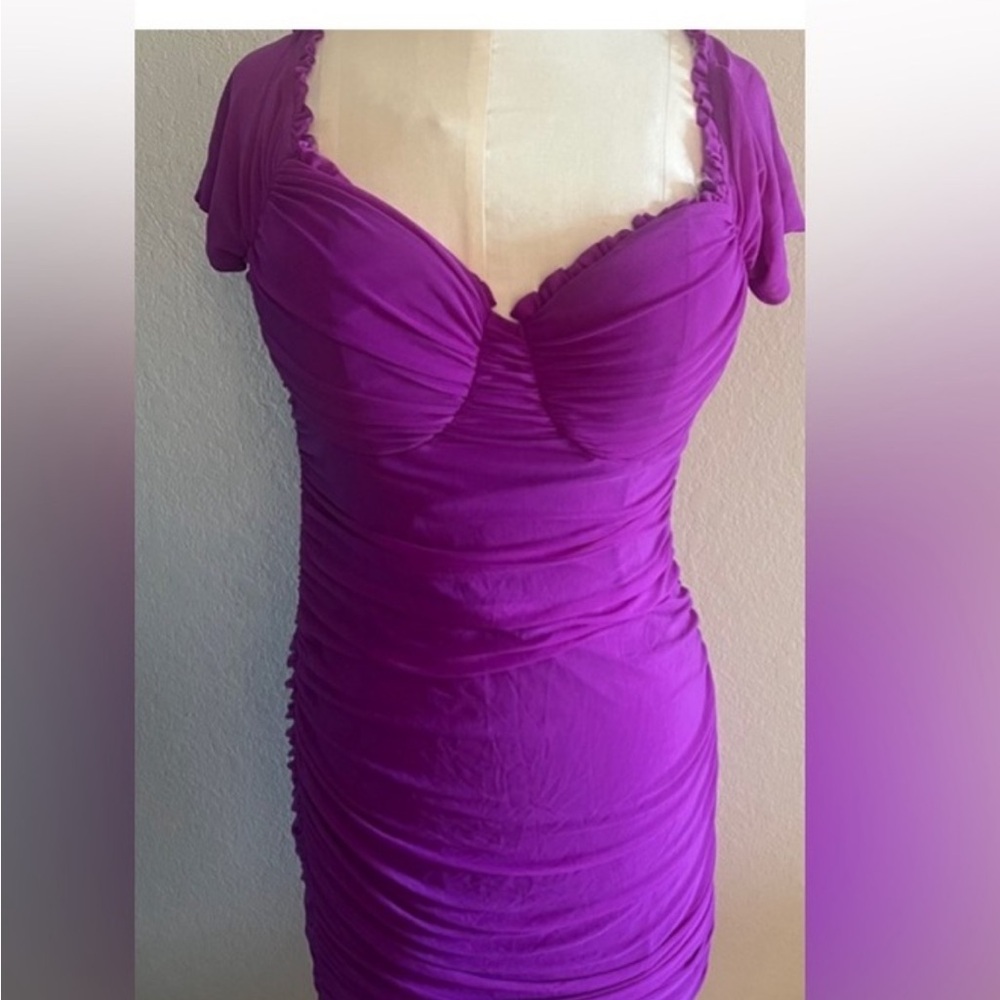 Purple‎ sweetheart neckline mini dress